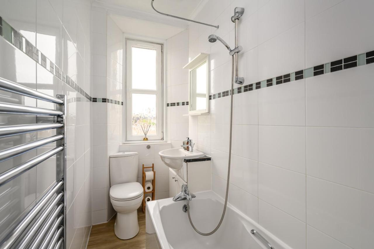 2br New Town Castle View * EDI