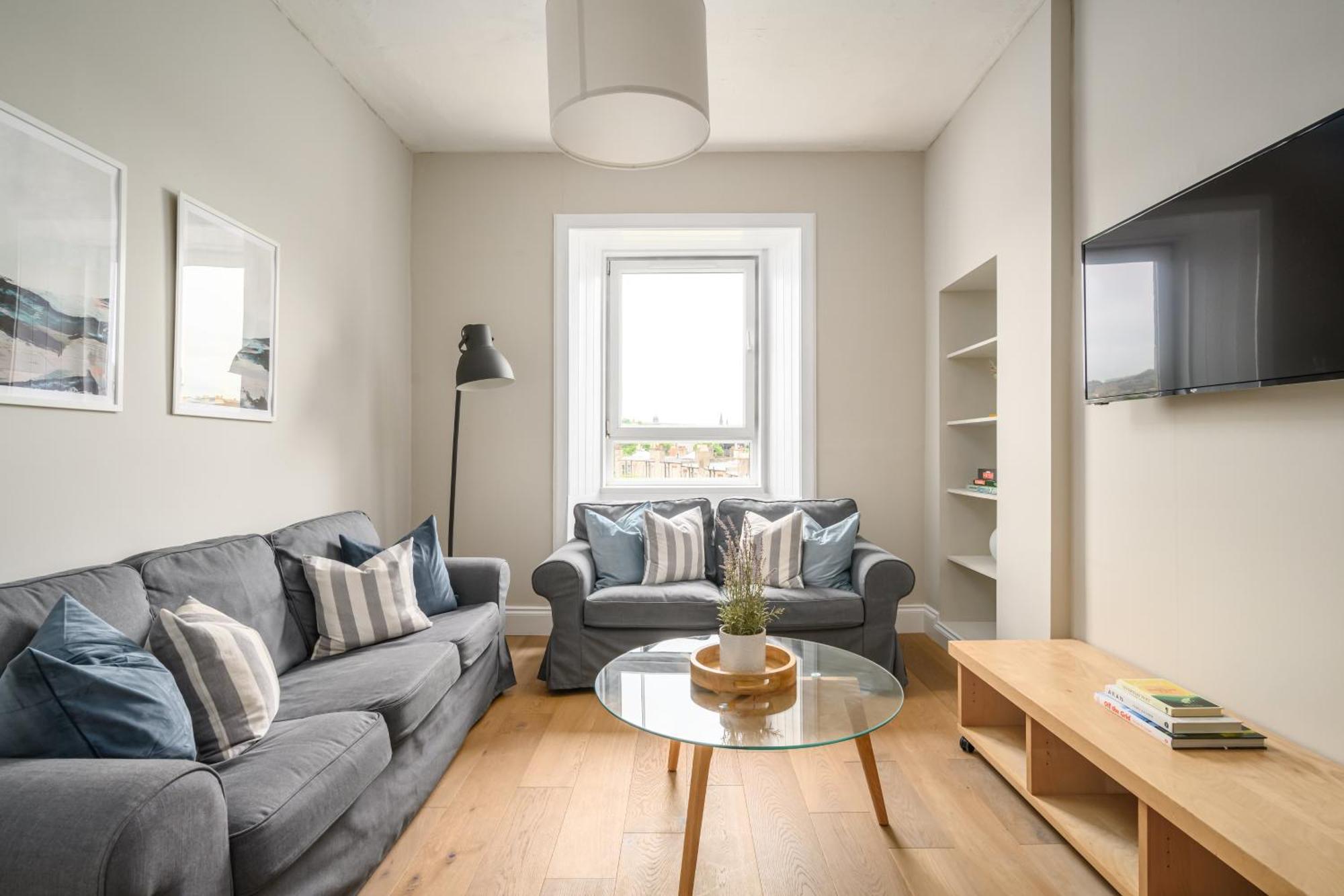 2br New Town Castle View Appartement *