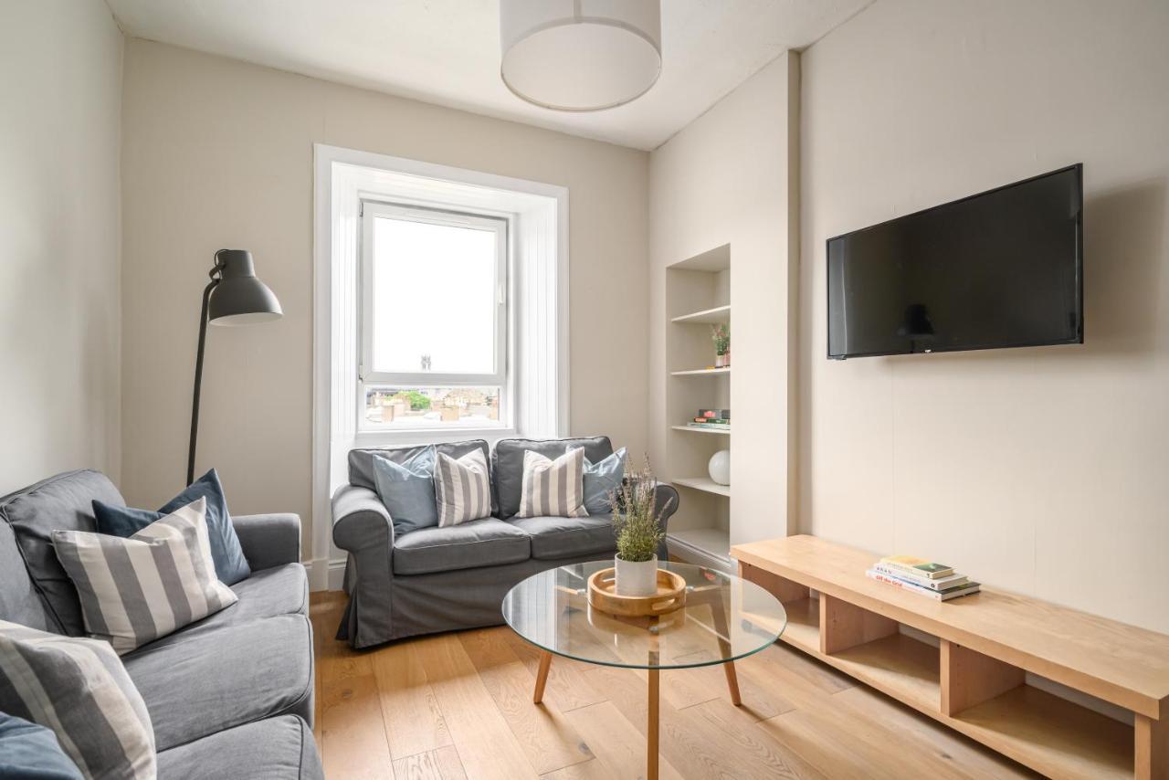 Apartment 2br New Town Castle View *